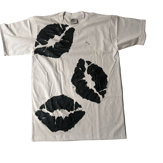 kiss heart heavy weight T