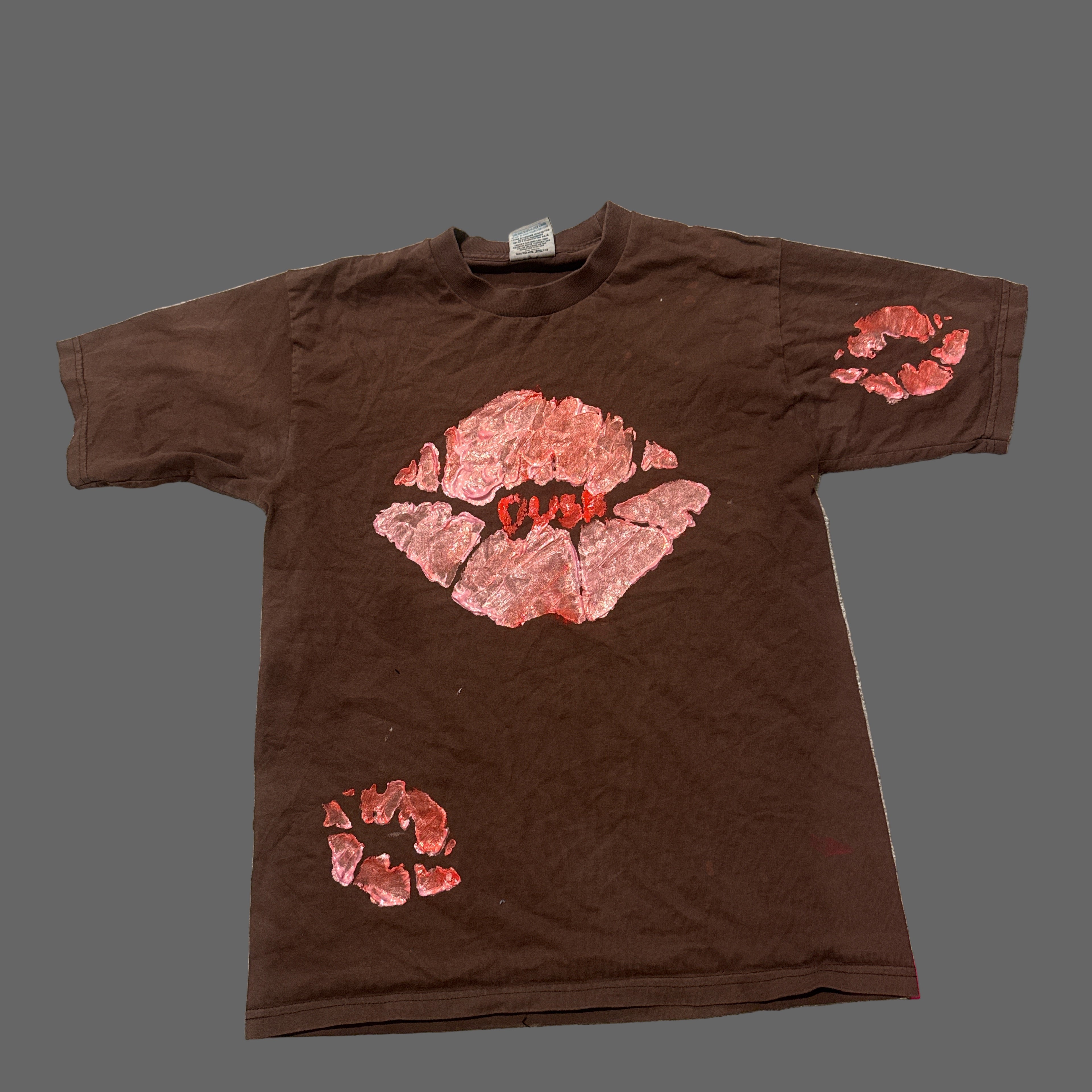 heavy weighted kiss mark shirt